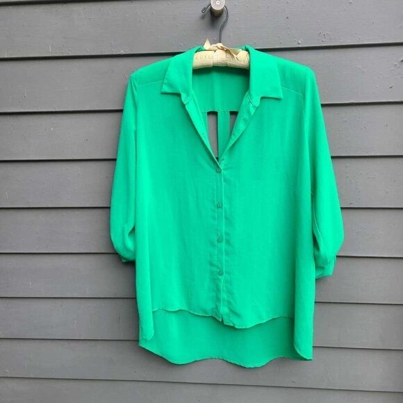 Lush Green Cut out Back High Low Blouse size Medium - Picture 1 of 8